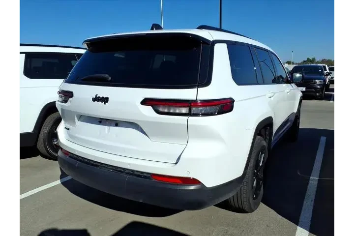 $31987 : Jeep Grand Cherokee L 2024 4 image 2