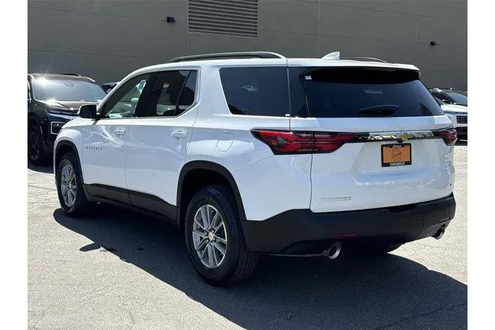 $29287 : Chevrolet Traverse 2023 LT C image 5