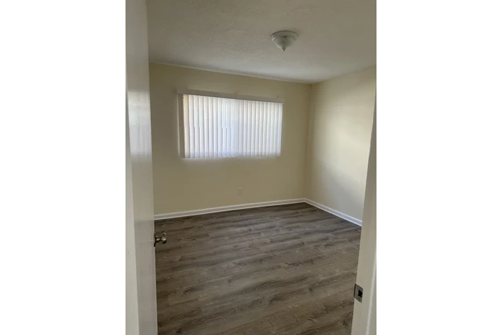 $1795 : WESTMINSTER APARTAMENTOS image 5