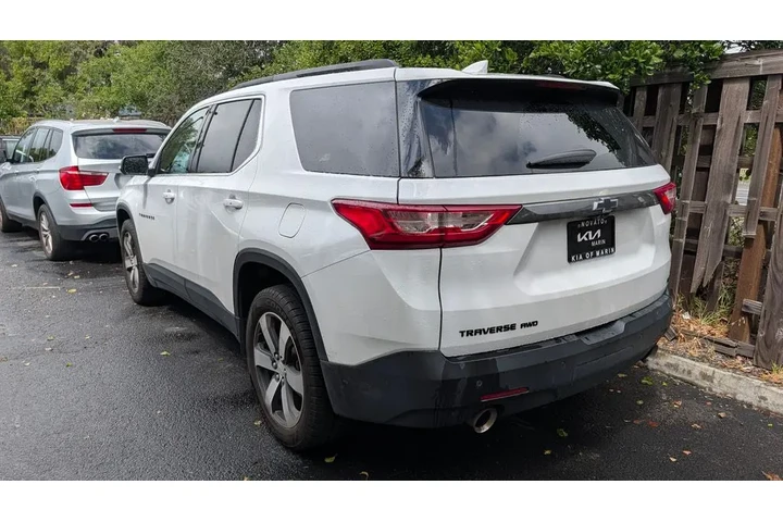$23990 : 2021 Traverse LT Leather image 7