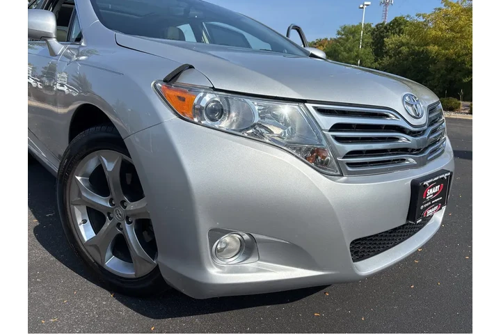 $10000 : 2009 Venza Limited image 7