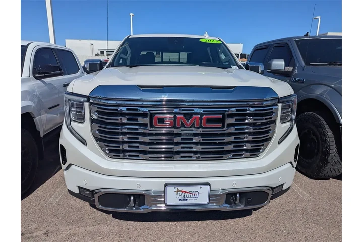 GMC Sierra 1500 2023 4x4 Den image 2