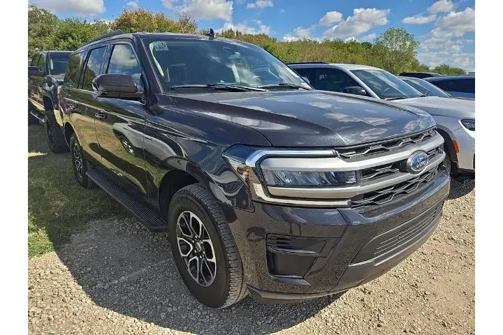 $39980 : Ford Expedition 2024 4x4 XLT image 4