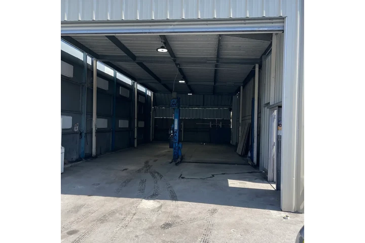 $2800 : Espacio de Bodega disponible image 1