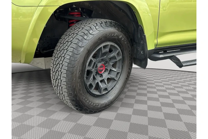 $46989 : Gold Certified 2022 4Runner T image 6