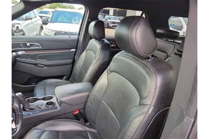 $12990 : Ford Explorer 2017 Limited 4 image 9