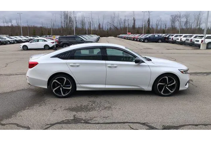 $23776 : Honda Accord 2022 Sport 4dr image 6