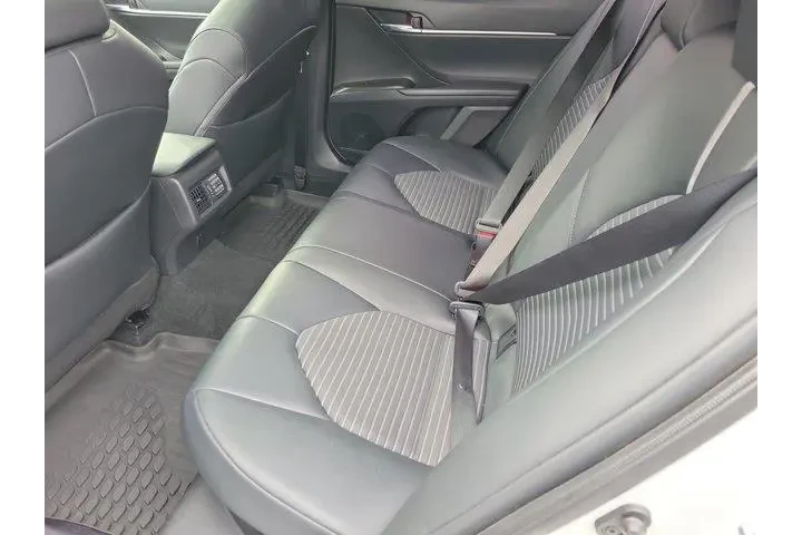 $30000 : Toyota Camry Hybrid 2024 SE image 4