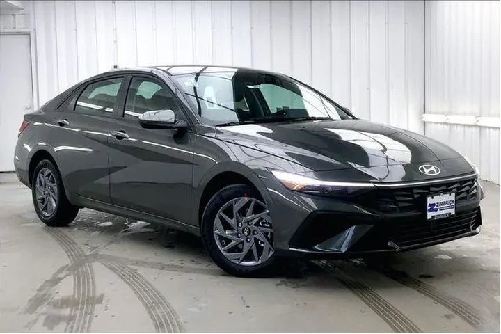 $26339 : Hyundai ELANTRA Hybrid 2025 image 1