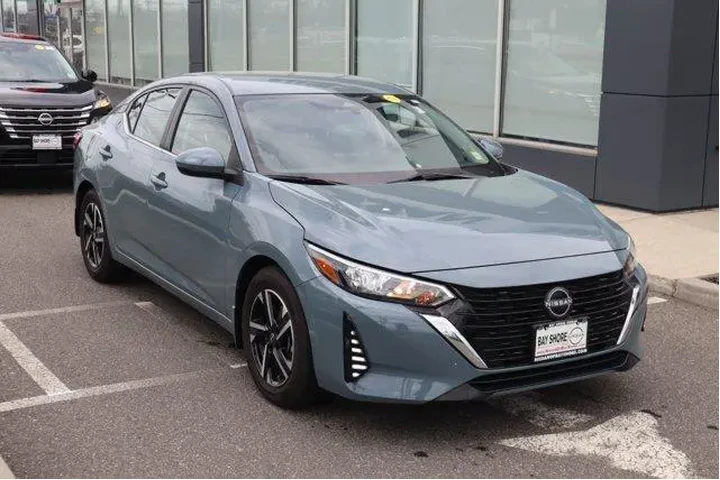 $18978 : Nissan Sentra 2025 SV 4dr Se image 3