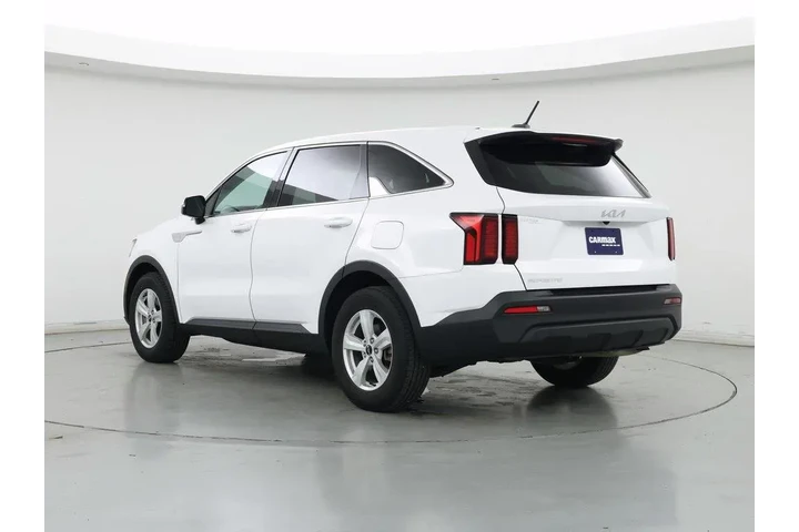 $23998 : Kia Sorento 2023 LX 4dr SUV image 2