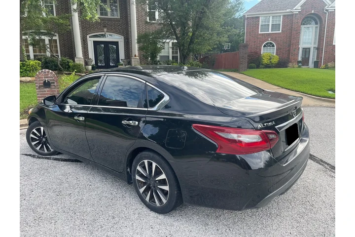 $5500 : 2018 Nissan Altima SL image 6