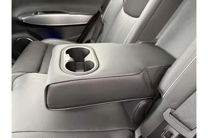 $38897 : Genesis GV70 2023 AWD 2.5T S image 10