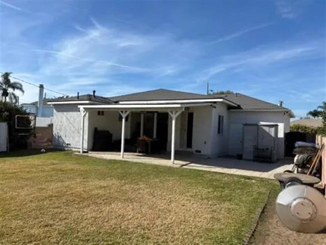 $1500 : Downey 🏠 Pet Friendly 3-2 image 2