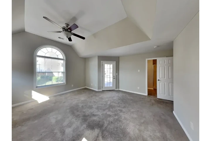 $1250 : Affordable Apartments For Rent image 6