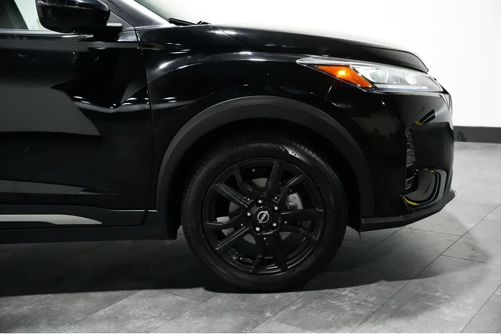 $18738 : 2023 Kicks SR image 4