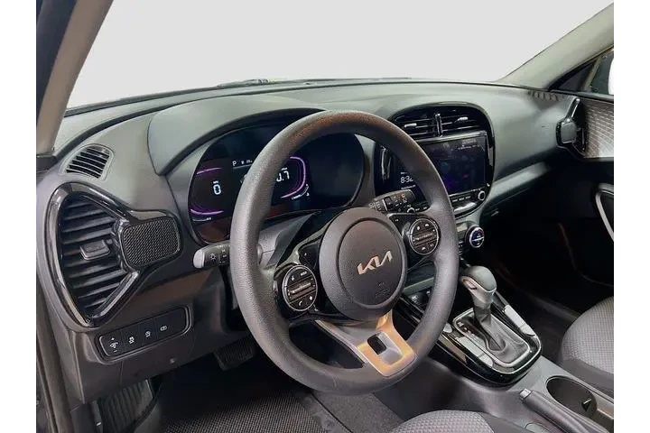 $18787 : Kia Soul 2023 S 4dr Crossove image 9