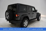 $26725 : Jeep Wrangler Unlimited 2022 thumbnail