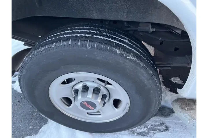 $27671 : GMC Savana 2023 2500 3dr Car image 10