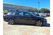$24990 : Hyundai ELANTRA 2024 SEL 4dr thumbnail