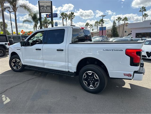 $40997 : 2023 F-150 Lightning XLT image 4