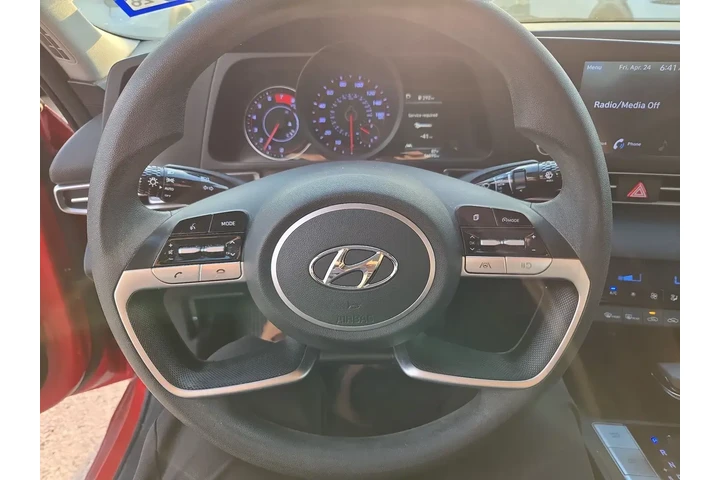 $17783 : Hyundai ELANTRA 2021 SEL 4dr image 7