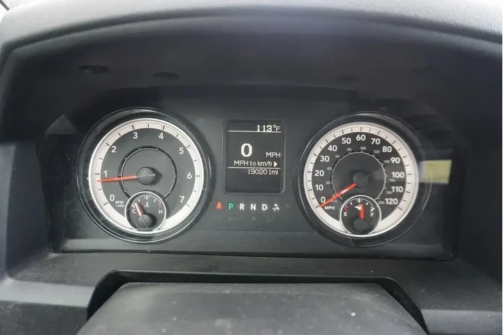 $12488 : Ram 1500 2017 4x4 Express 4d image 9