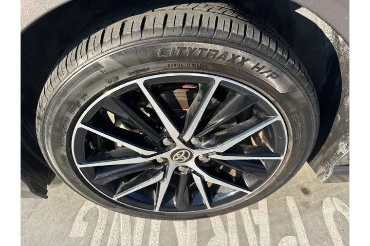 $22999 : 2021 Camry SE image 10