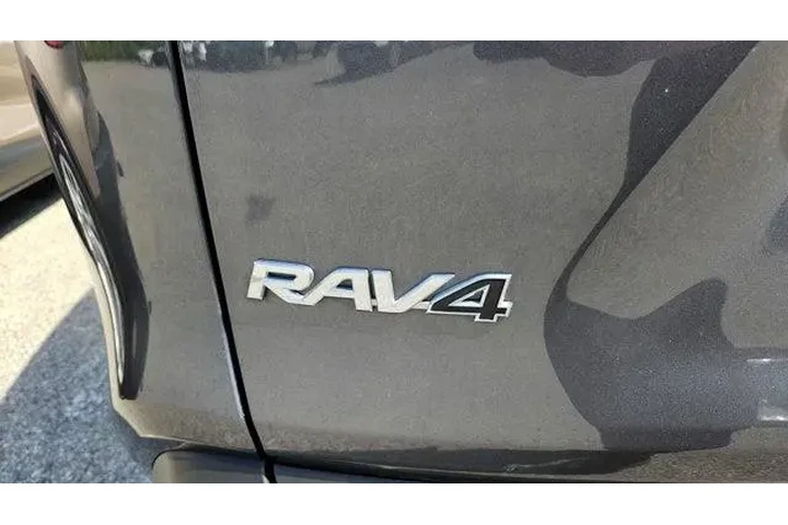 $30999 : Toyota RAV4 2022 XLE 4dr SUV image 7