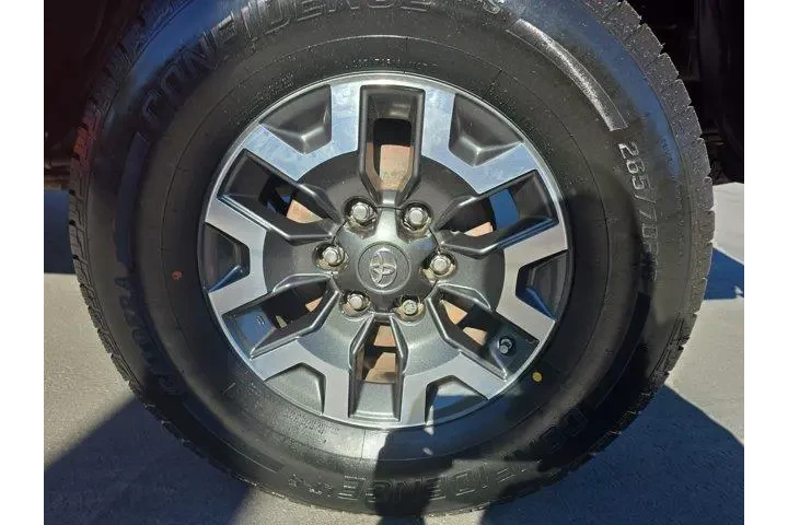 $34995 : Toyota Tacoma 2018 4x4 TRD P image 6