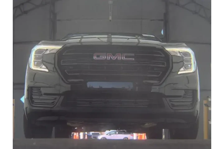 $21490 : GMC Terrain 2023 SLE 4dr SUV image 3