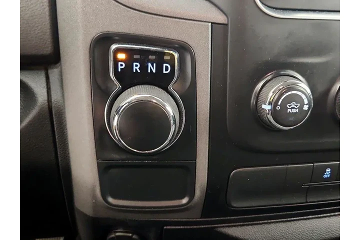 $18998 : Ram 1500 2015 4x2 Express 4d image 8