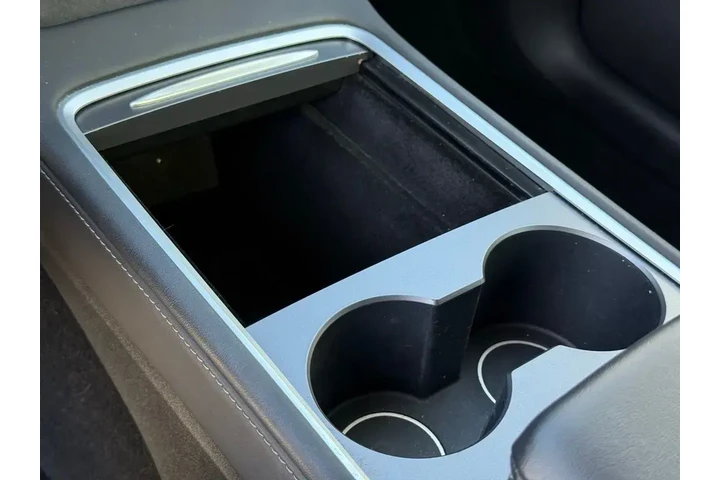 $25989 : Tesla Model Y 2023 AWD Long image 9