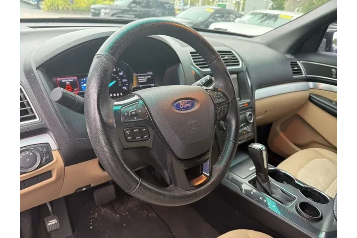 $10079 : Ford Explorer 2016 XLT 4dr S image 9