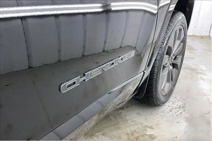 $19990 : Jeep Cherokee 2019 4x4 High image 9