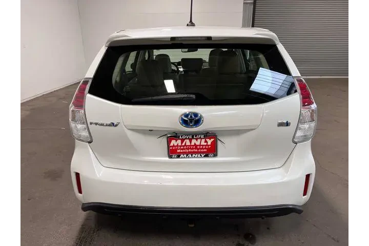 $15954 : Toyota Prius v 2015 image 4