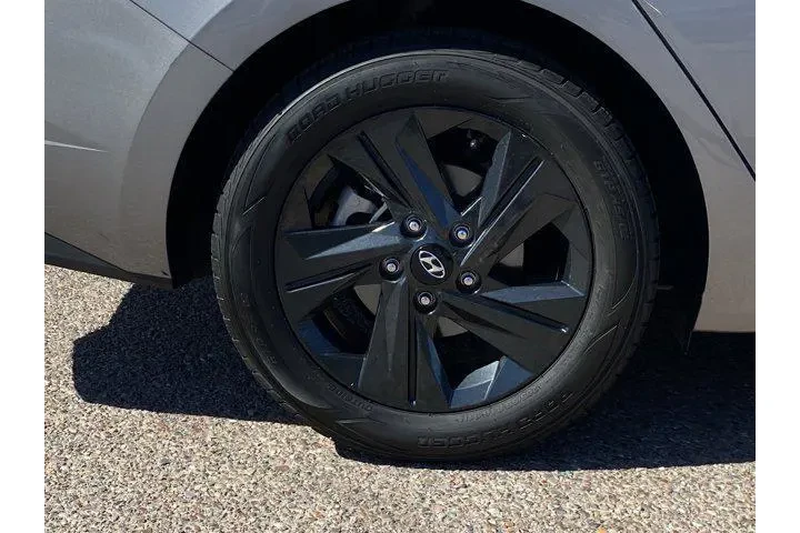 $15590 : Hyundai ELANTRA 2023 SEL 4dr image 9