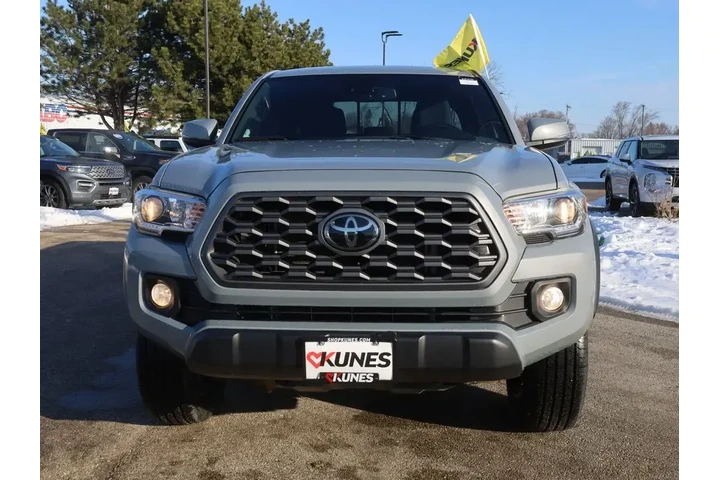 $37877 : Toyota Tacoma 2021 4x4 TRD P image 3