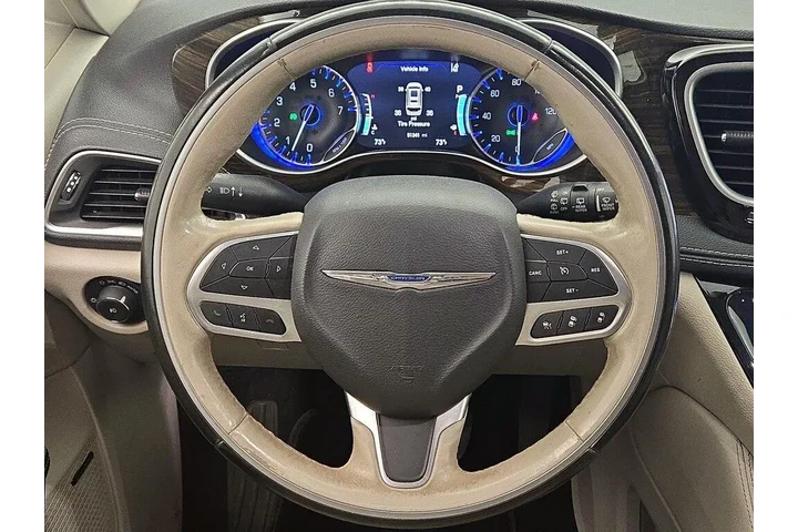 $27998 : Chrysler Pacifica 2021 AWD L image 10