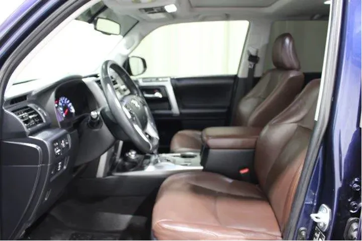 $32982 : Toyota 4Runner 2018 4x4 SR5 image 3