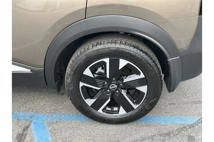 $28435 : Nissan Kicks 2026 AWD SV 4dr image 9