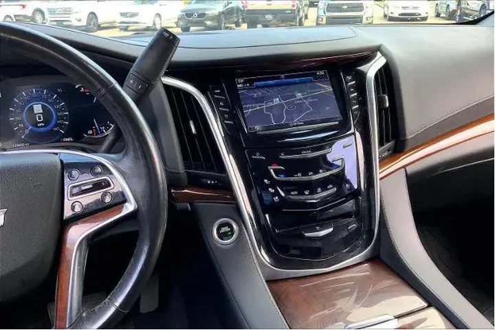 $21786 : Cadillac Escalade 2020 Luxur image 5