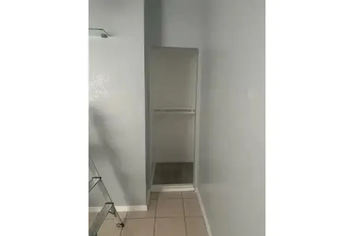 $1800 : APARTAMENTO PEQUEÑO image 6