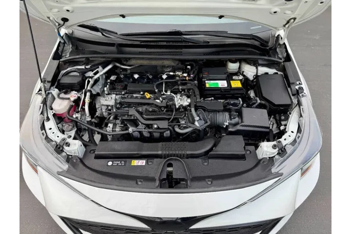 $17940 : 2020 Corolla Hatchback SE image 9