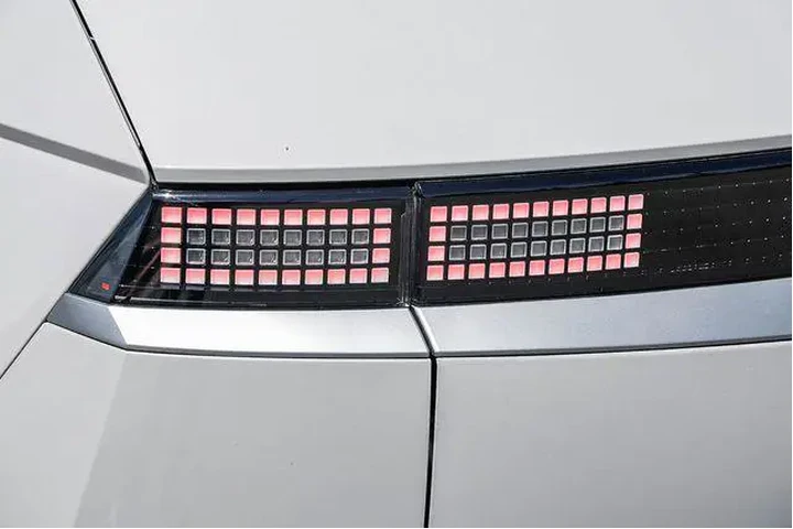 $33777 : Hyundai IONIQ 5 2025 SEL 4dr image 10