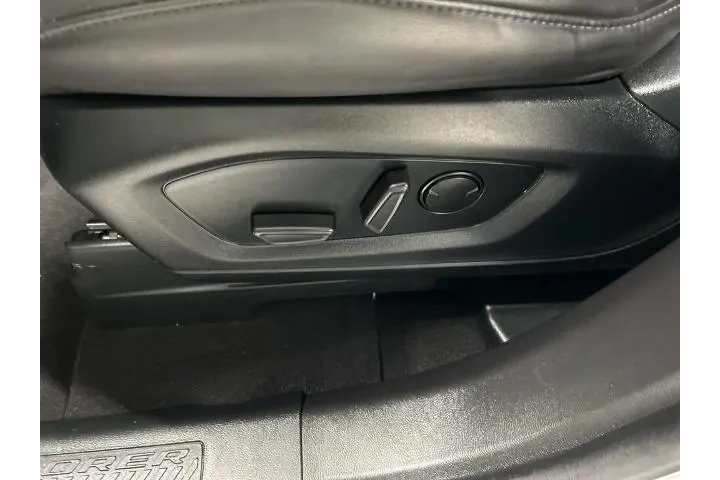 $32998 : Ford Explorer 2023 AWD XLT 4 image 10