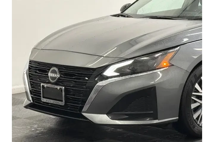 $20000 : Nissan Altima 2024 2.5 SV 4d image 2
