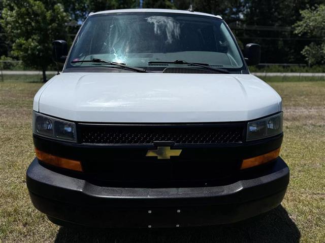 $19990 : 2018 CHEVROLET EXPRESS 2500 image 4