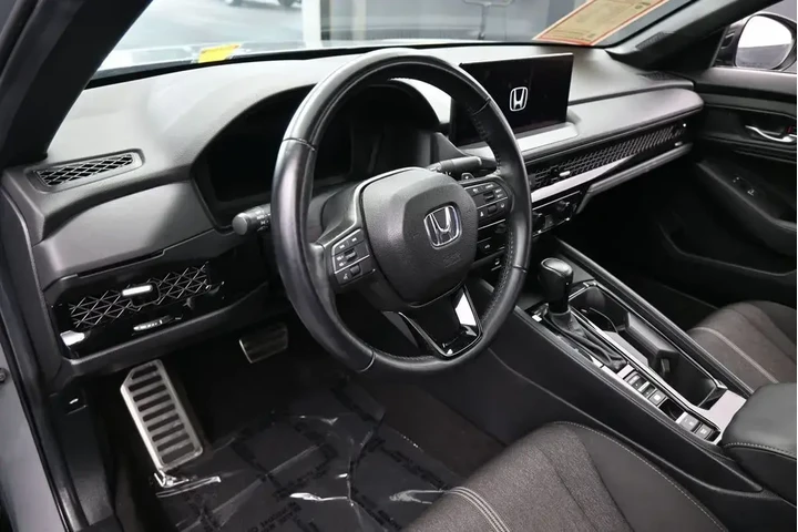 $27000 : Honda Accord Hybrid 2024 Spo image 10
