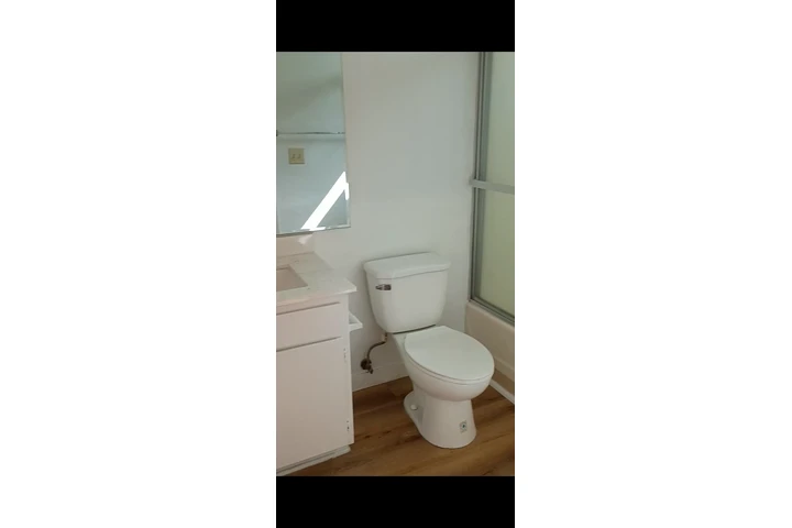 $1150 : Cuarto en renta image 3